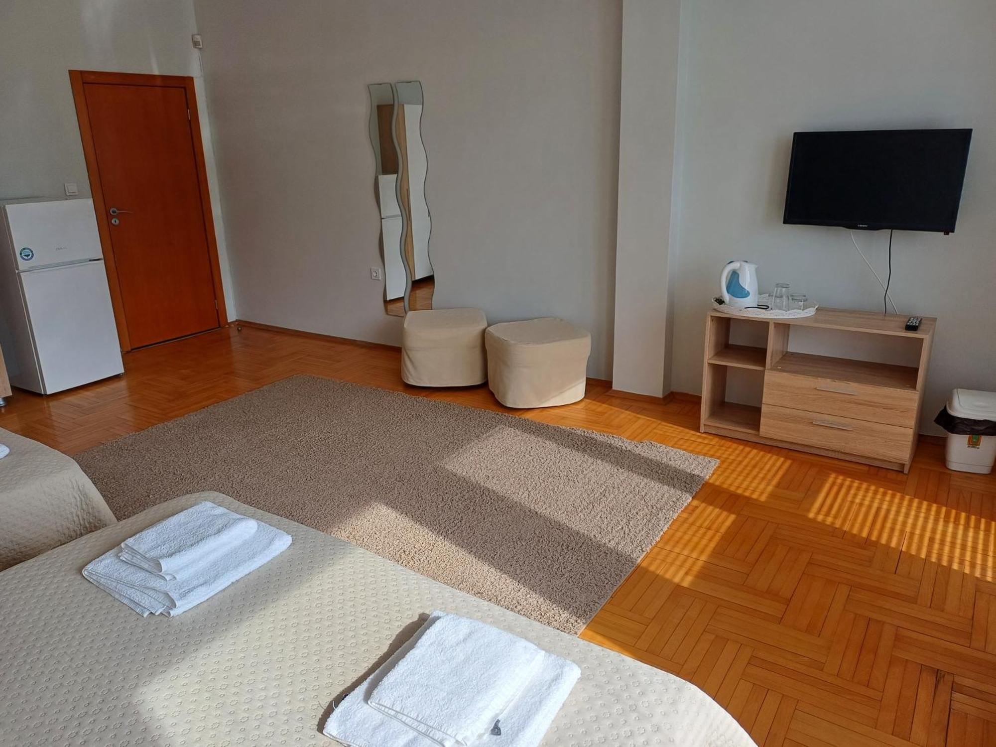 Guest Rooms DEVA Burgas Extérieur photo