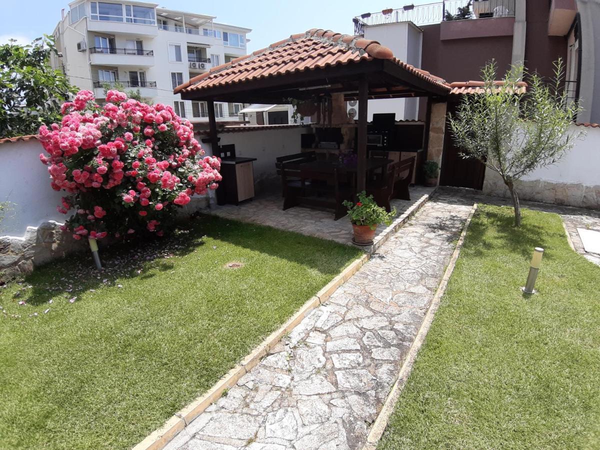 Guest Rooms DEVA Burgas Extérieur photo