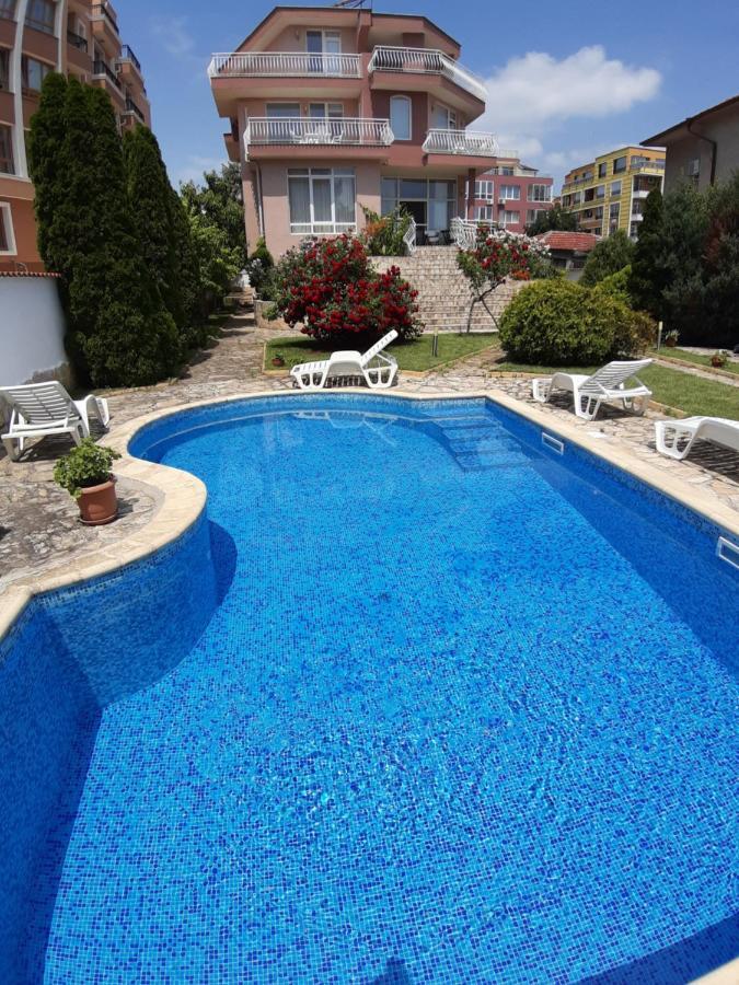 Guest Rooms DEVA Burgas Extérieur photo